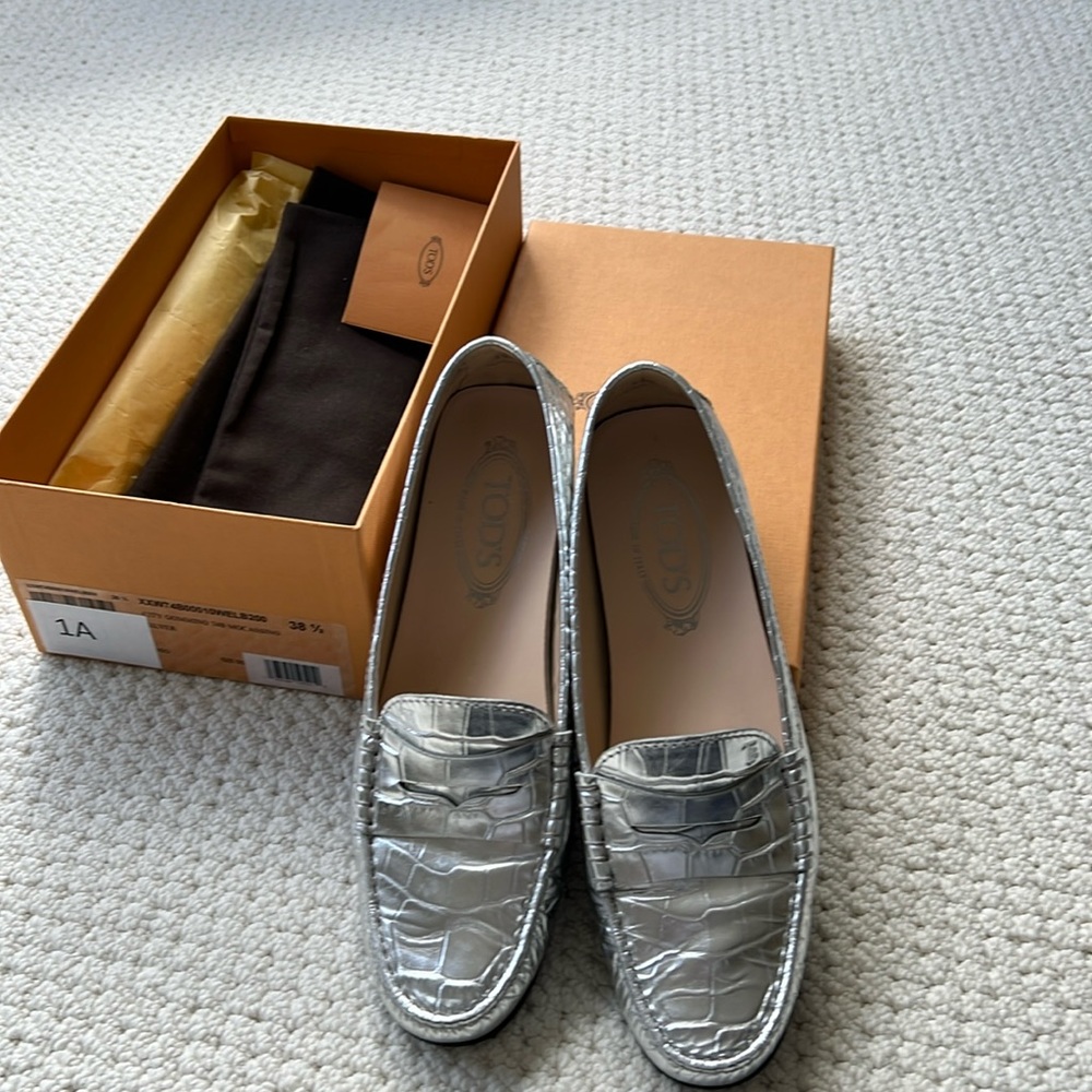 NIB Tod’s silver loafers size 38.5/8-8.5